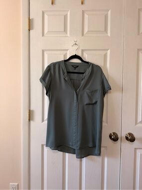 Simply Vera Vera Wang Sage Green Short-Sleeve V-Neck Blouse